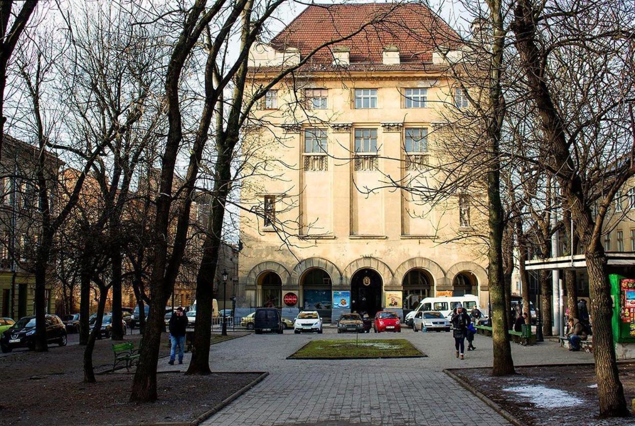 Lion King Danyla 1 Apartman Lviv Kültér fotó